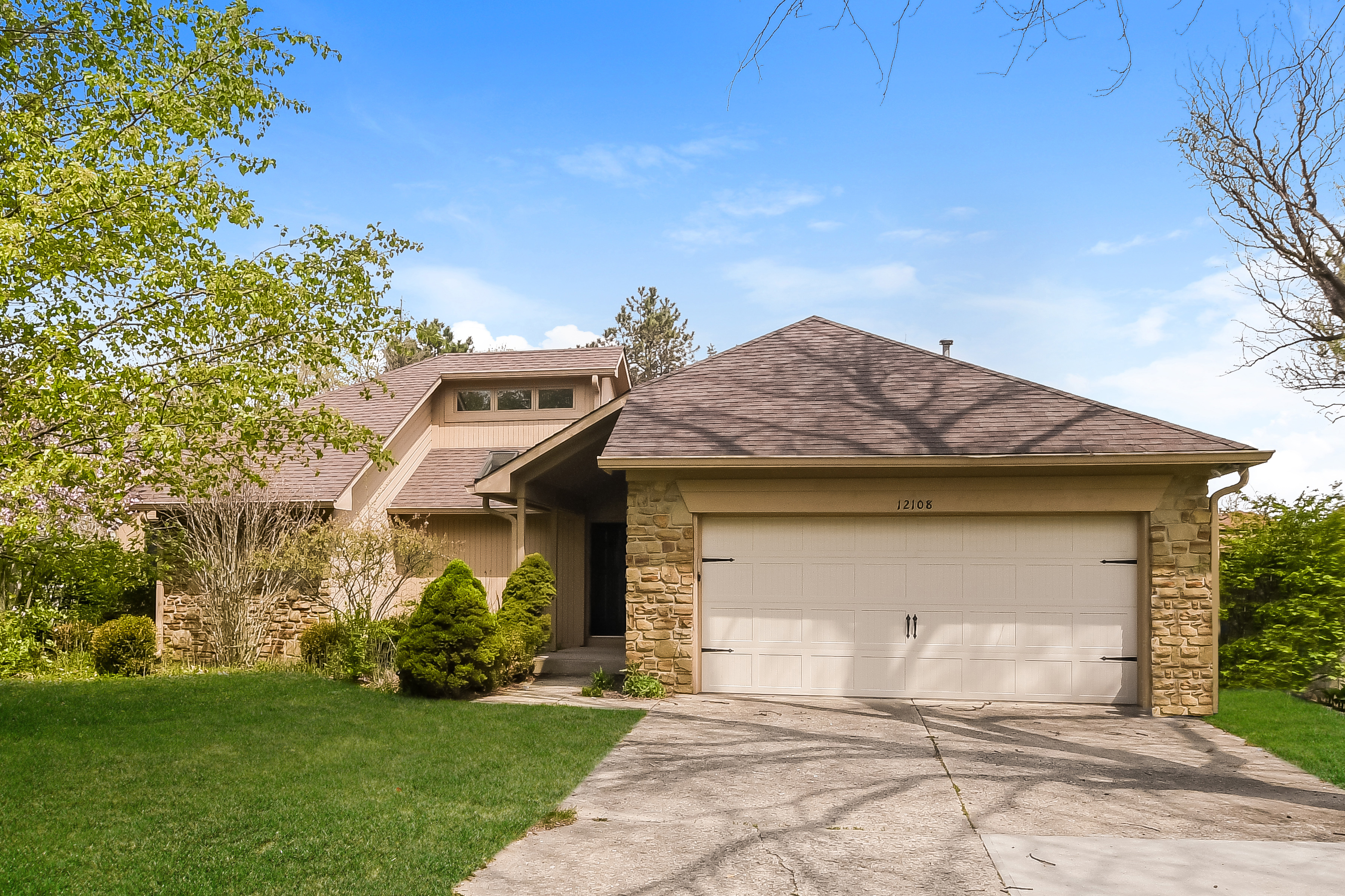 12108 E 75TH ST INDIANAPOLIS, IN 46236